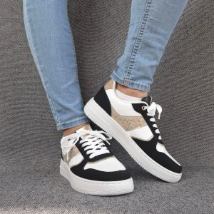 Chaussures baskets blanches et noirs details dorés style sneakers