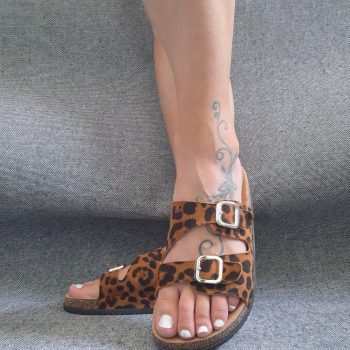 Chaussures sandales 2 brides motif léopard marron noir avec boucles style Birk