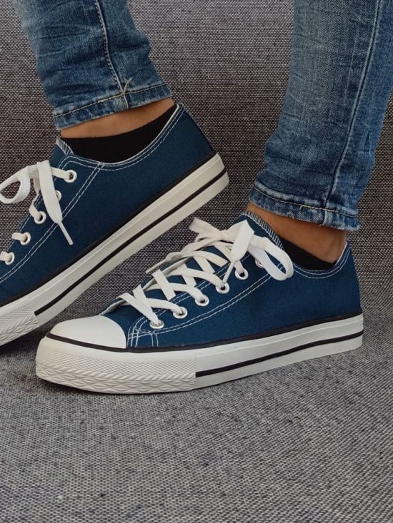 Chaussures baskets basses toile bleu pétrole style converse
