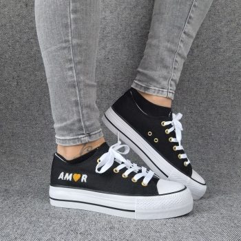 Chaussures baskets basses en toile noir avec inscription “Amor” style converse