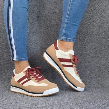 Chaussures baskets basses blanches et marrons style sneakers