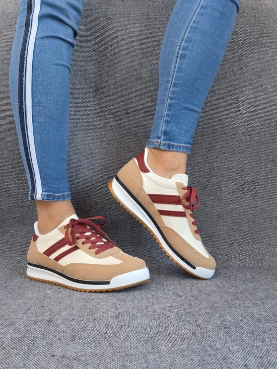 Chaussures baskets basses blanches et marrons style sneakers