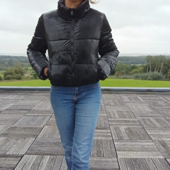 Melya Melody - Manteau court imperméable matelassé noir brillant