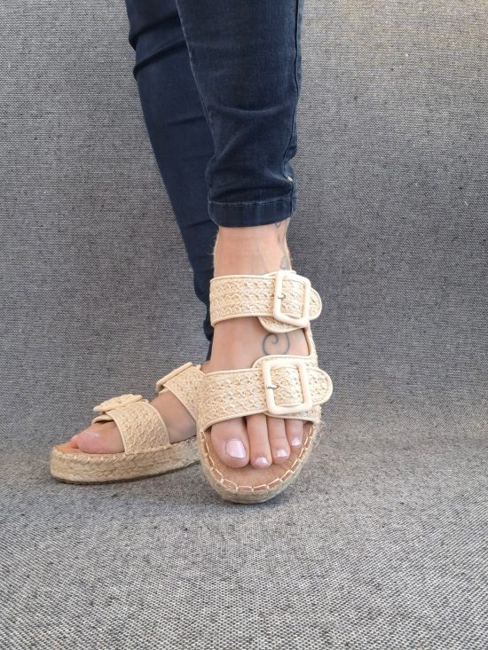 Chaussures sandales plates à cordes tressées beige