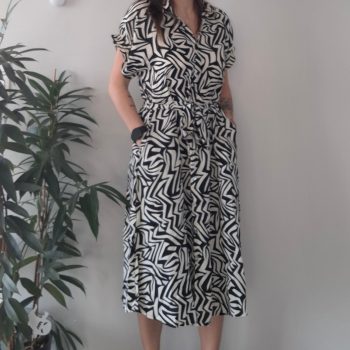 Robes longues à motifs noirs
