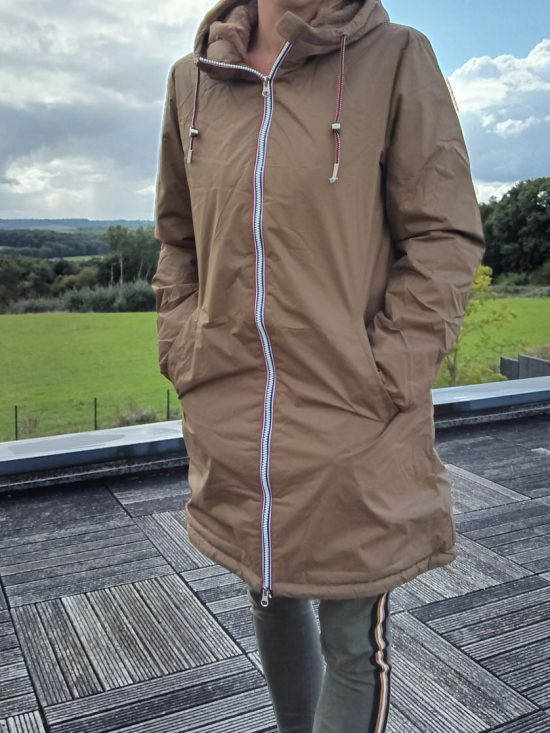 Laura Jo - Imperméable long fourré en fausse fourrure cordon tricolore couleur camel