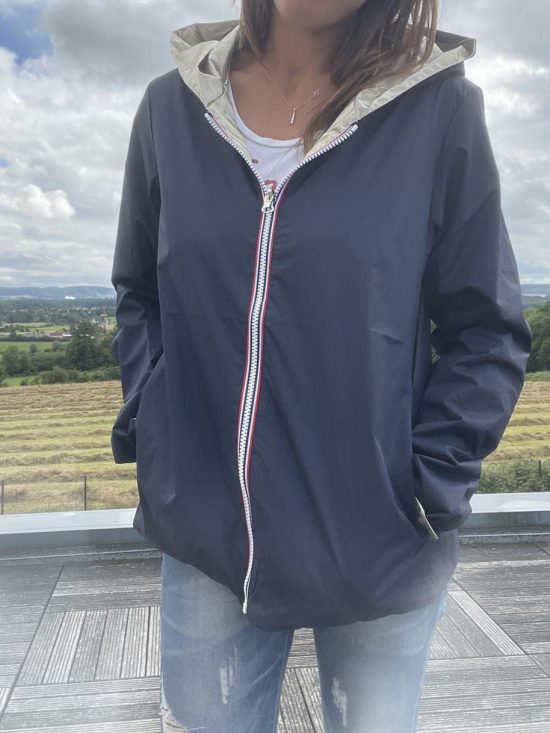 Laura Jo - Imperméable réversible court sans garnissage ouate mi-saison couleur bleu marine/doré  - Curvy