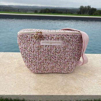 Sac banane en coton matelassé liberty baies rose crème  « La Ptite cachottière »