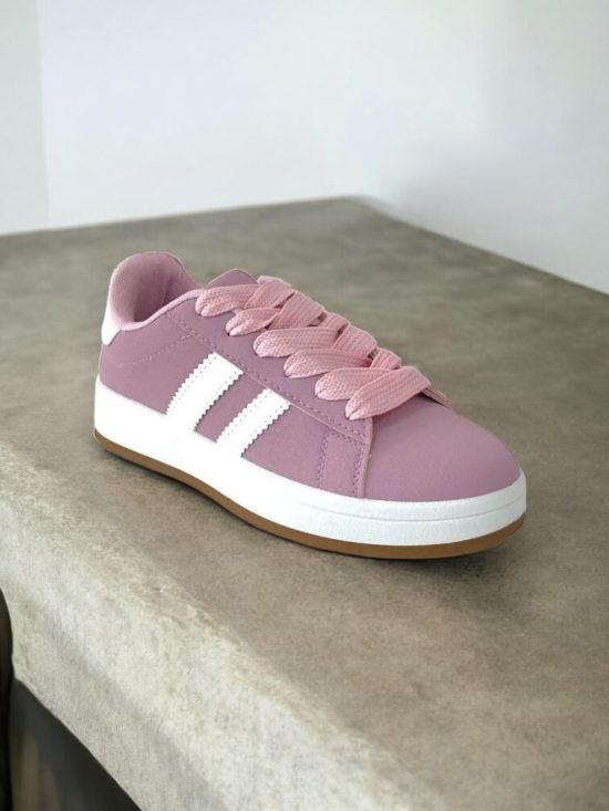 Chaussures baskets basses violet parme avec bandes blanches style campus
