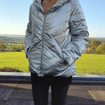 Veste courte matelassée doublée argenté