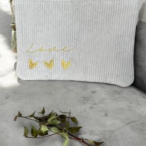Pochette velours côtelé gris beige écriture Love