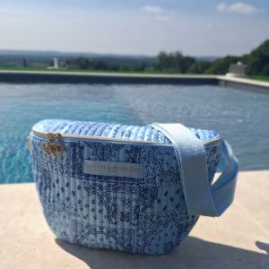 Sac banane en coton matelassé bleu design paisley bleu marine « La Ptite cachottière »