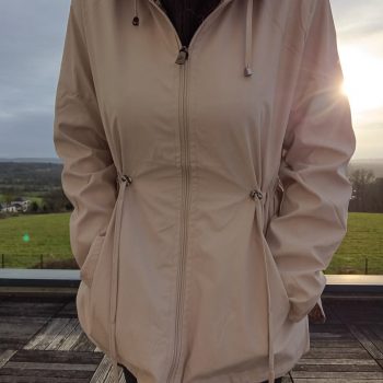 Veste légère et réversible déperlante blanc écru/motifs fleuris