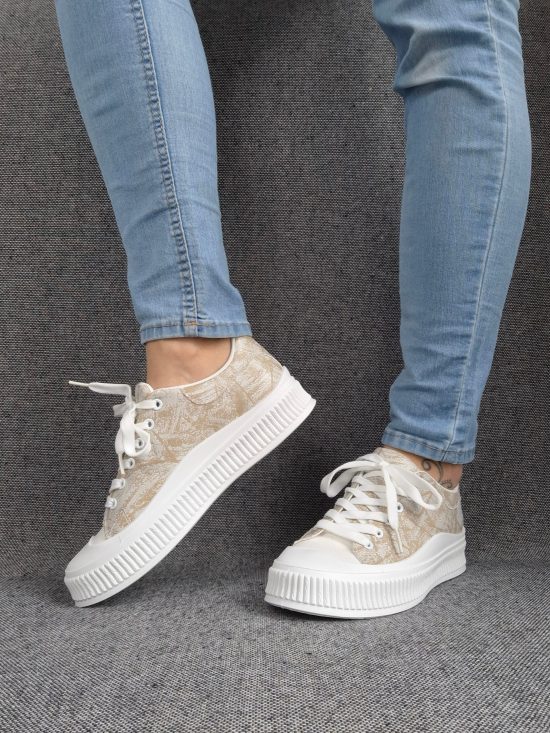 Chaussures baskets basses en simili beige strié et blanc type converse