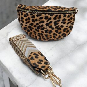 Sac banane en simili cuir motif léopard avec sangle fantaisie