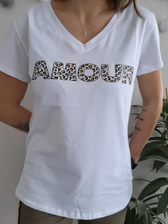 T-shirt blanc en coton avec imprimé léopard "AMOUR"