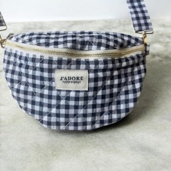 Sac banane en coton matelassé avec un motif quadrillé noir et blanc