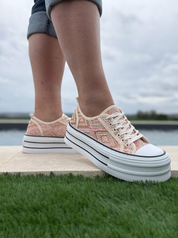 Chaussures baskets effet paille beige rose semelle compensée style converse – Image 3