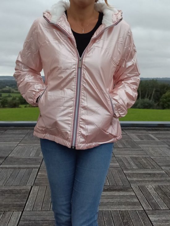 Attrait Paris - Manteau court imperméable fourré rose métallisé