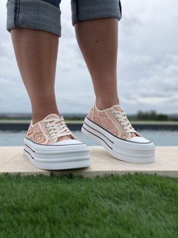 Chaussures baskets effet paille beige rose semelle compensée style converse – Image 7