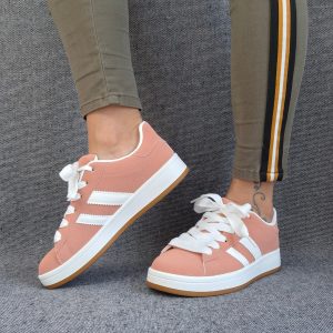 Chaussures baskets basses corail avec bandes blanches style sneakers campus