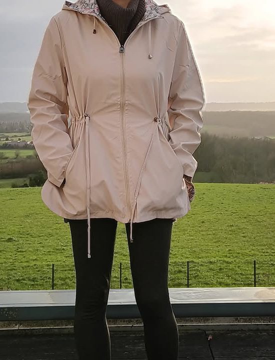 Veste légère et réversible déperlante blanc écru/motifs fleuris