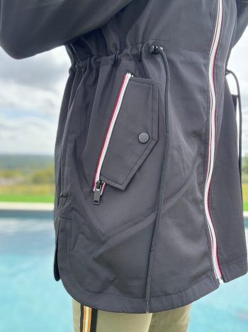 New Lolo - Manteau mi long deperlant léger noir capuche intérieur marin rayé noir blanc – Image 7