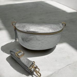 Sac banane cuir argenté irisé petit format