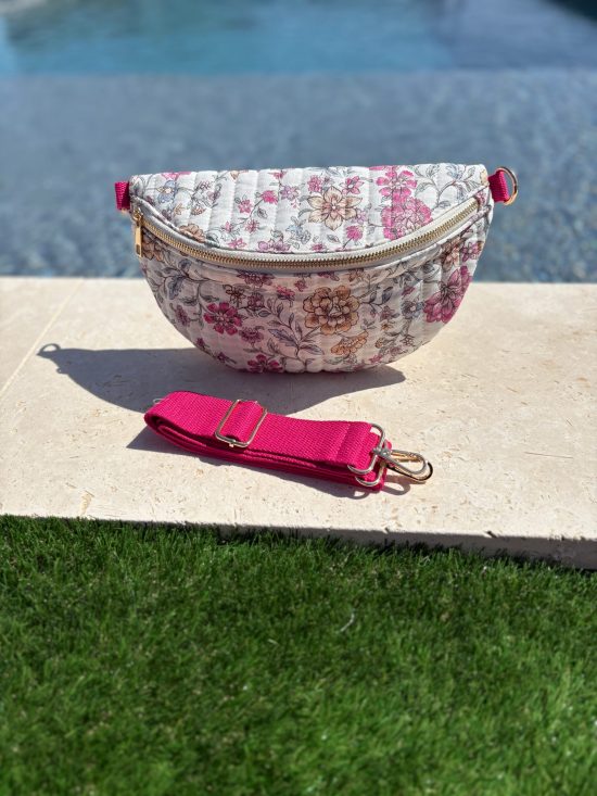 Sac banane en coton matelassé liberty blanc motif floral rose fuschia