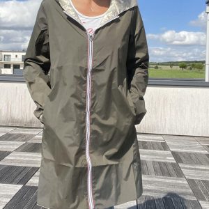 Laura Jo - Imperméable réversible long sans garnissage ouate couleur kaki/doré - Curvy