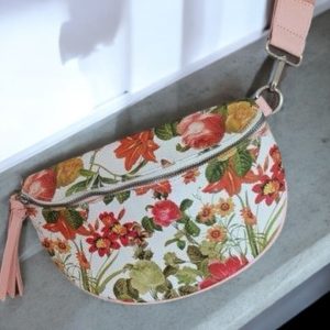 Sac banane simili cuir fleuri multicolore et rose pâle