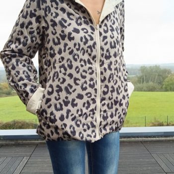 Laura Jo – Imperméable réversible court garnissage ouate mi-saison doré / léopard zip uni – Curvy