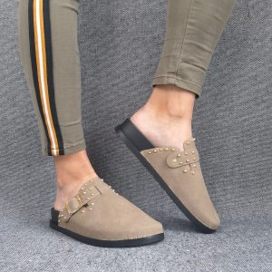 Chaussures sandales fermées type birk taupe à semelle intérieur noire