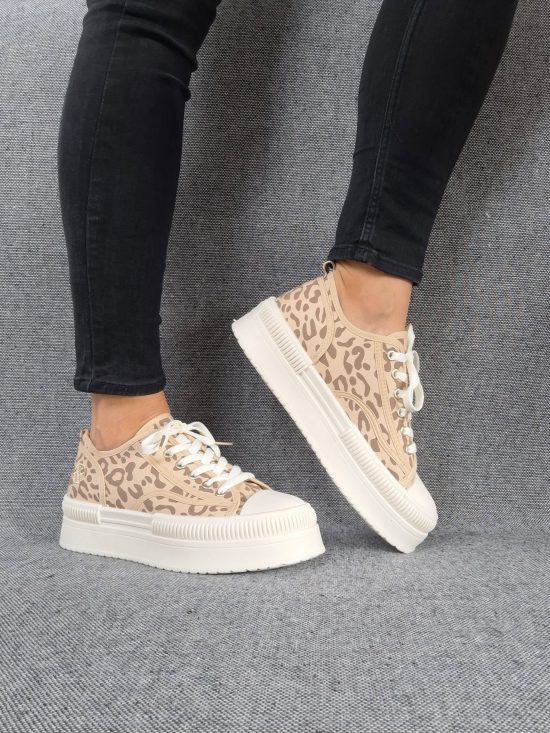 Chaussures baskets à motif léopard marron camel et blanc semelle compensée style converse