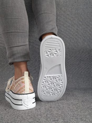 Chaussures baskets effet paille beige rose semelle compensée style converse – Image 18