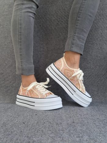 Chaussures baskets effet paille beige rose semelle compensée style converse – Image 9