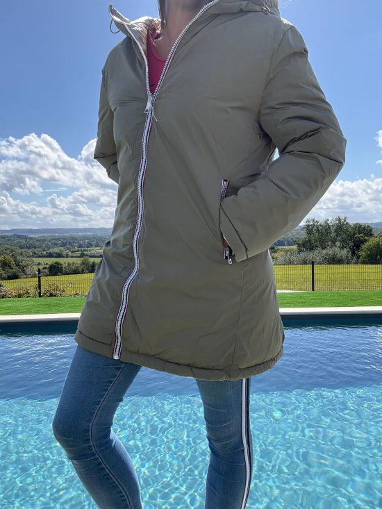 Melya Melody - Manteau long réversible et imperméable matelassé kaki clair/doré