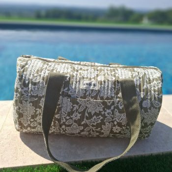 Sac polochon en coton matelassé liberty toile de jouy fleuri vert kaki et blanc