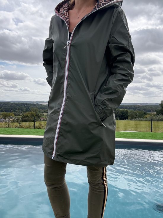 New Lolo - Imperméable réversible long sans garnissage ouate couleur kaki/léopard - Curvy