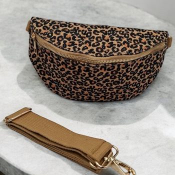 Sac banane camel matelassé en coton gaufré motif léopard