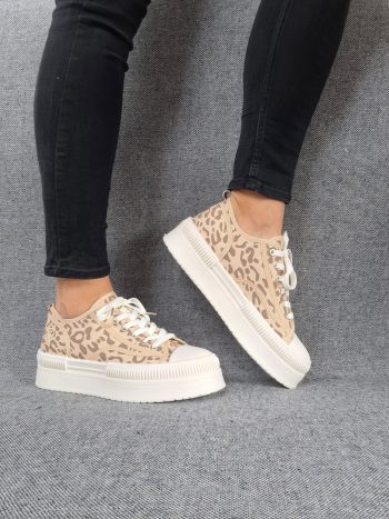 Chaussures baskets à motif léopard marron camel et blanc semelle compensée style converse – Image 5