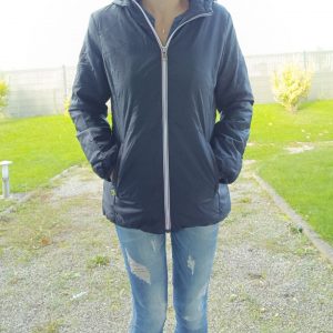 Melya Melody - Manteau court fourré imperméable légerement cintré bleu marine