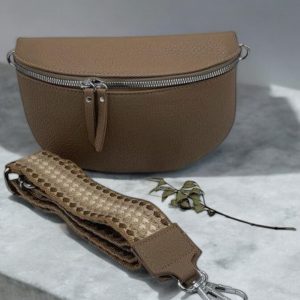 Sac banane simili cuir marron taupe sangle fantaisie