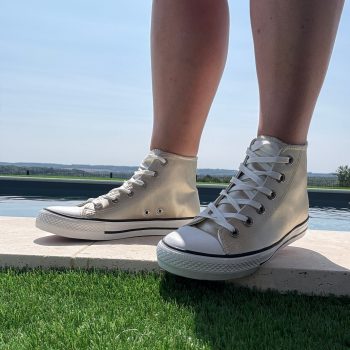 Chaussures baskets hautes dorées et blanc type converse