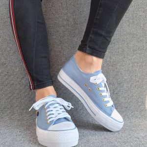 Chaussures baskets basses en toile bleu denim avec inscription “Amor” style converse