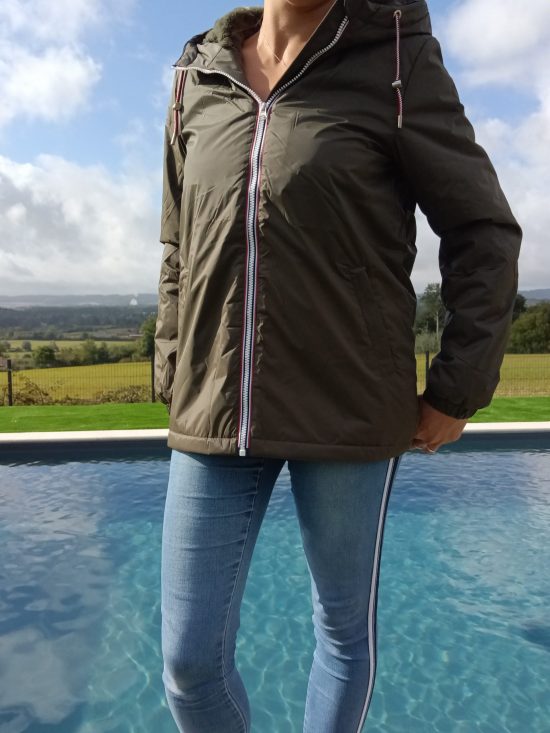 Laura Jo - Imperméable mi long doublé en fausse fourrure cordon tricolore couleur kaki