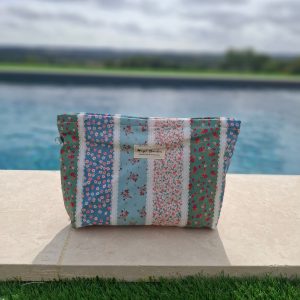 Trousse en tissu imperméabilisé motifs patchwork à rayures florales bleu rose et vert