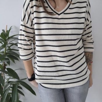 Pullover maille écru rayé noir à manches longues taille unique