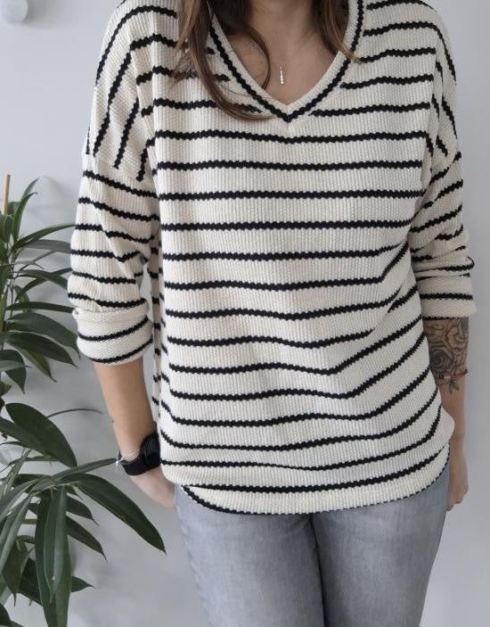 Pullover maille écru rayé noir à manches longues taille unique