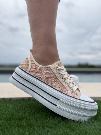 Chaussures baskets effet paille beige rose semelle compensée style converse – Image 5